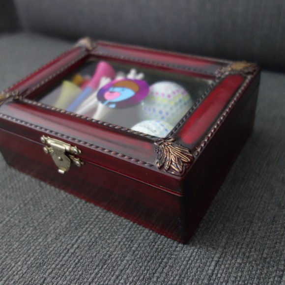 inBetweeners NFT#9570 x bigd0gg Golf Hand Designed Titleist Pro VI Golf Ball Set - Picture 4 of 14